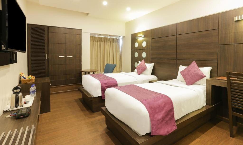Hotel Green Plaza At Airport Nowe Delhi Zewnętrze zdjęcie